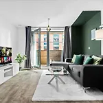 Stylish Apartment - Birmingham City Centre - Balcony - Fast Wifi - Netflix - Top Rated - 83S