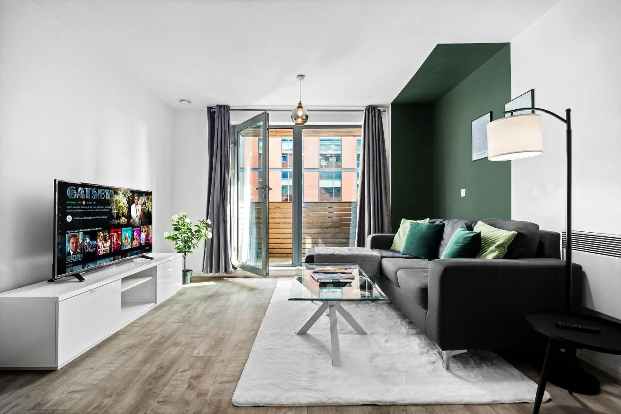 Stylish - Centre - Balcony - Fast Wifi - Netflix - Rated - 83s