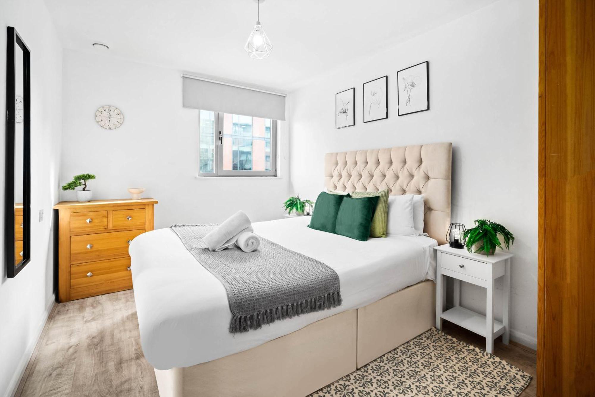 Apartment Stylish - Centre - Balcony - Fast Wifi - Netflix - Rated - 83s