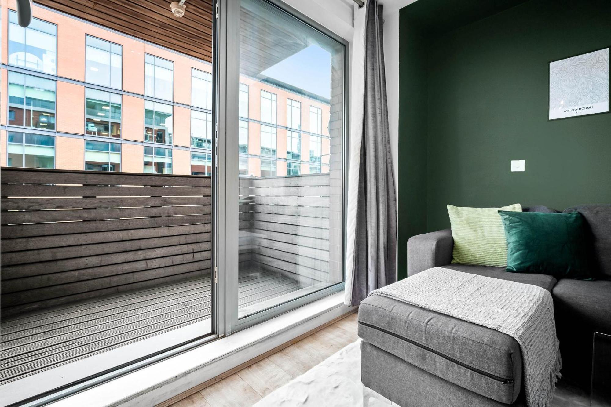 Apartment Stylish - Centre - Balcony - Fast Wifi - Netflix - Rated - 83s