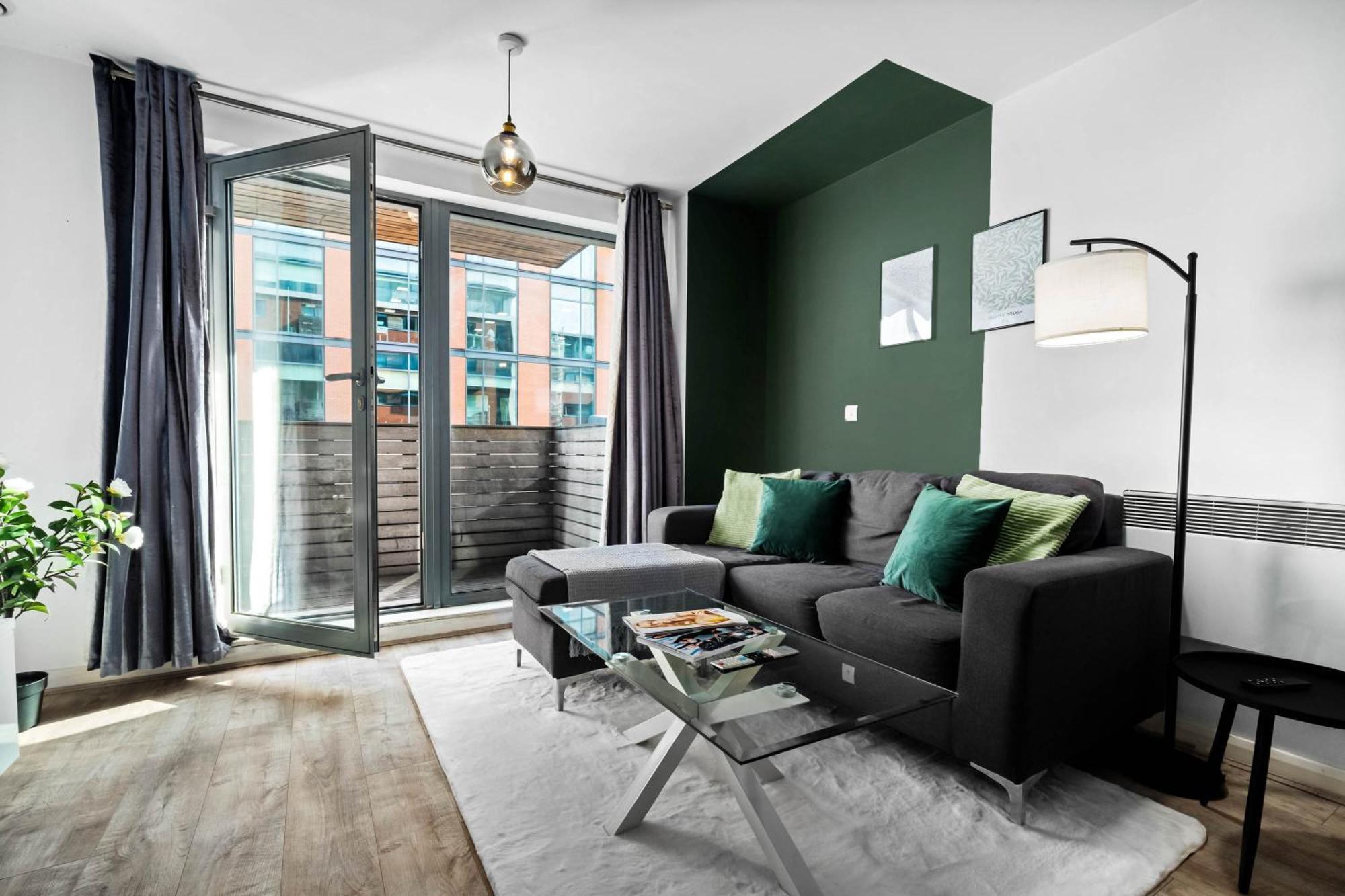 Apartment Stylish - Centre - Balcony - Fast Wifi - Netflix - Rated - 83s